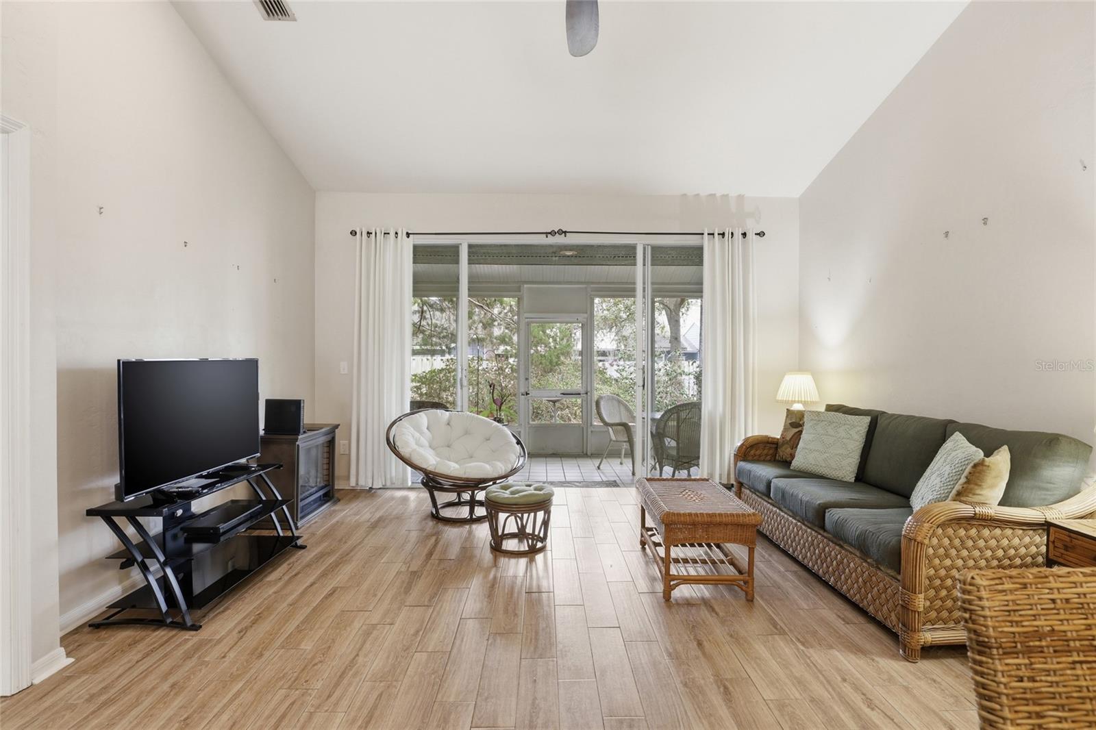 Image 17 of 33 For 826 125th Drive