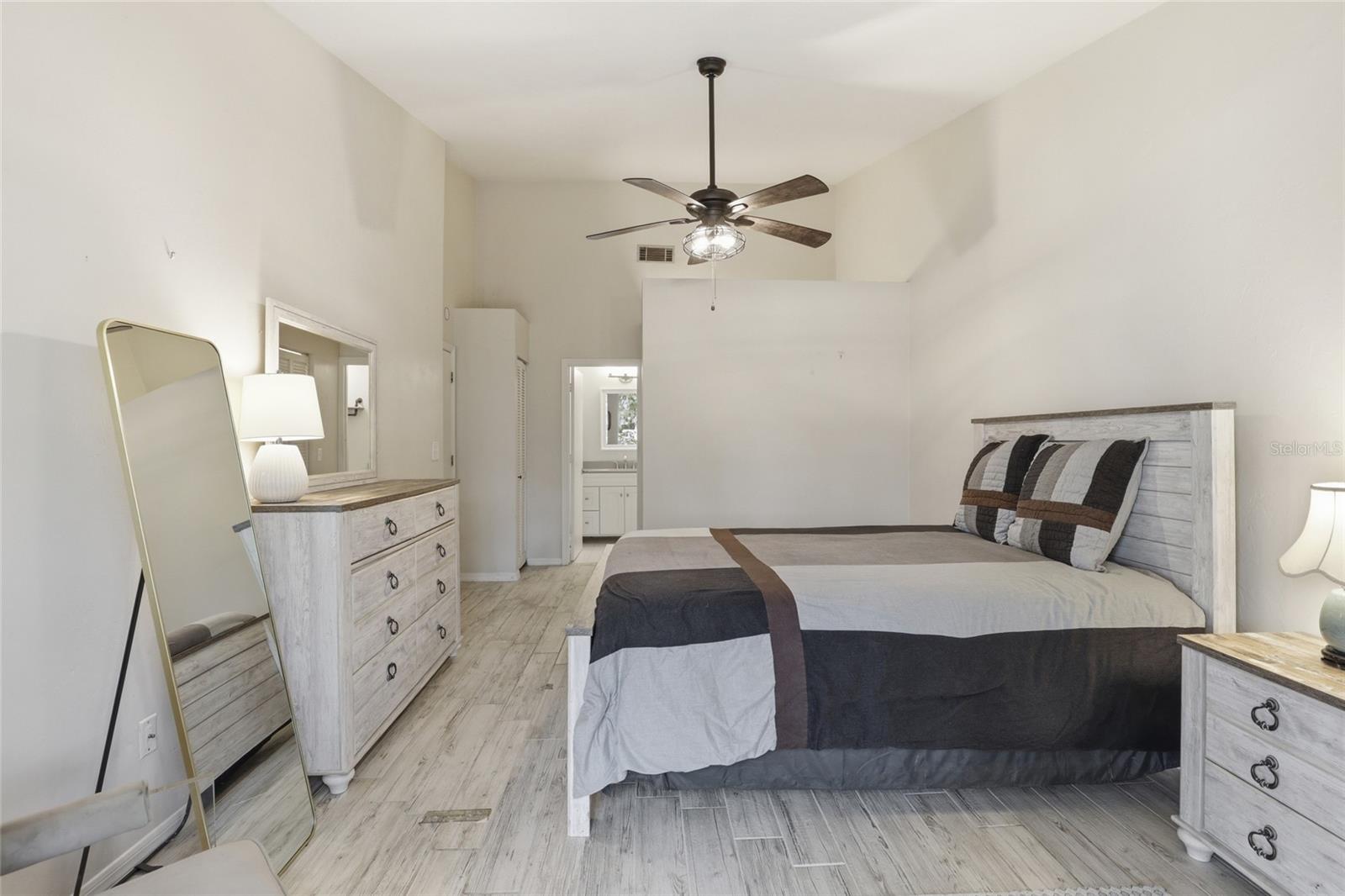Image 19 of 33 For 826 125th Drive