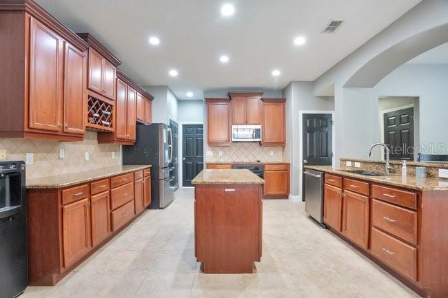 Image 18 of 66 For 2551 Wyndam Bay Place