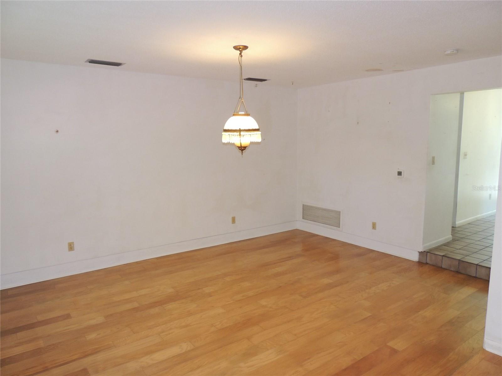 Image 10 of 25 For 2920 54th Avenue