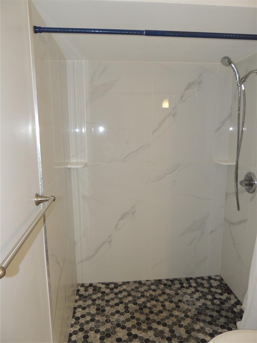 Image 15 of 25 For 2920 54th Avenue