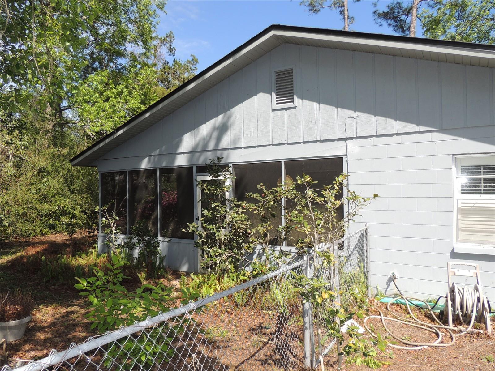 Image 21 of 25 For 2920 54th Avenue