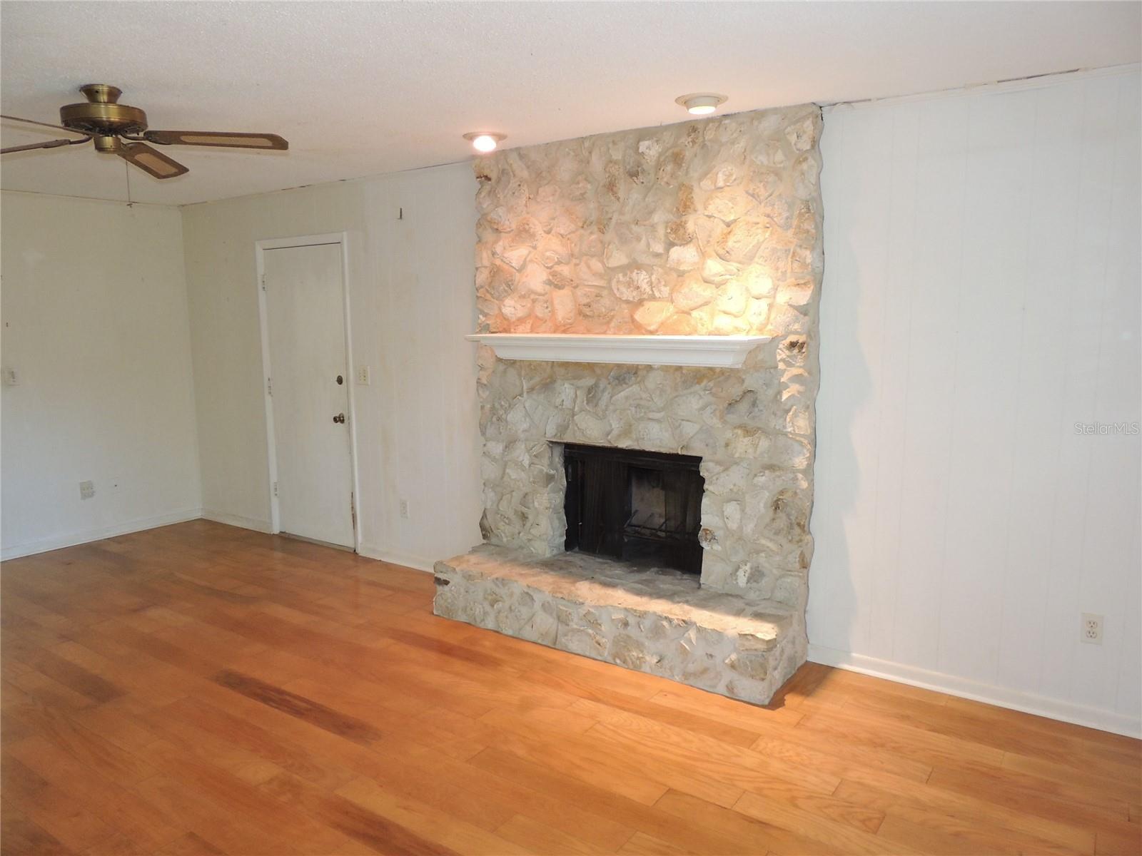 Image 4 of 25 For 2920 54th Avenue