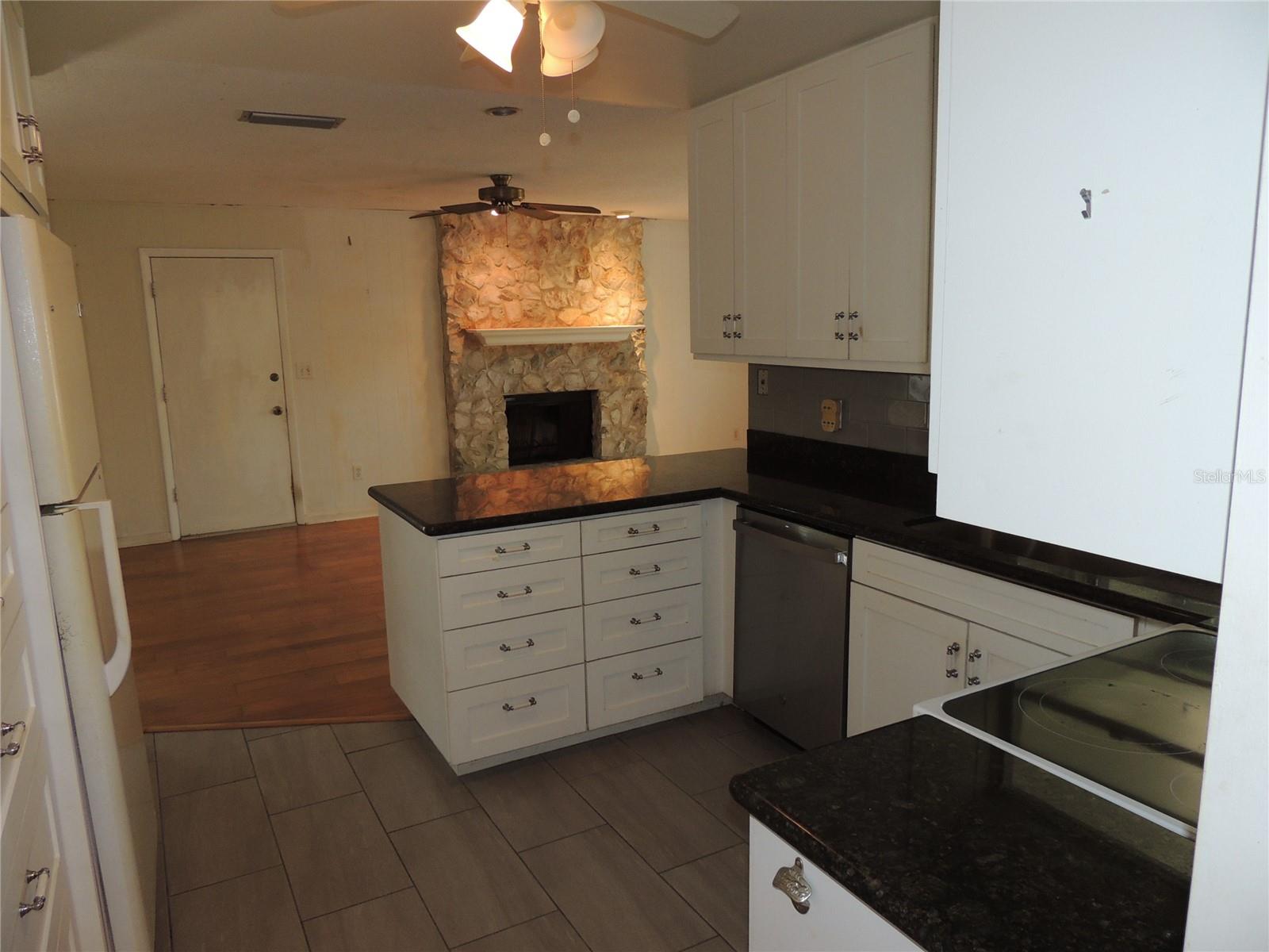 Image 7 of 25 For 2920 54th Avenue