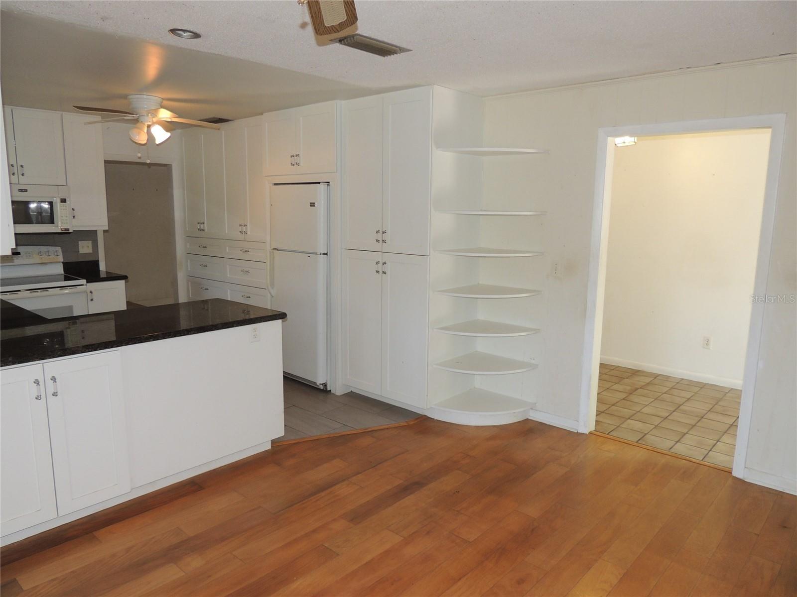 Image 8 of 25 For 2920 54th Avenue