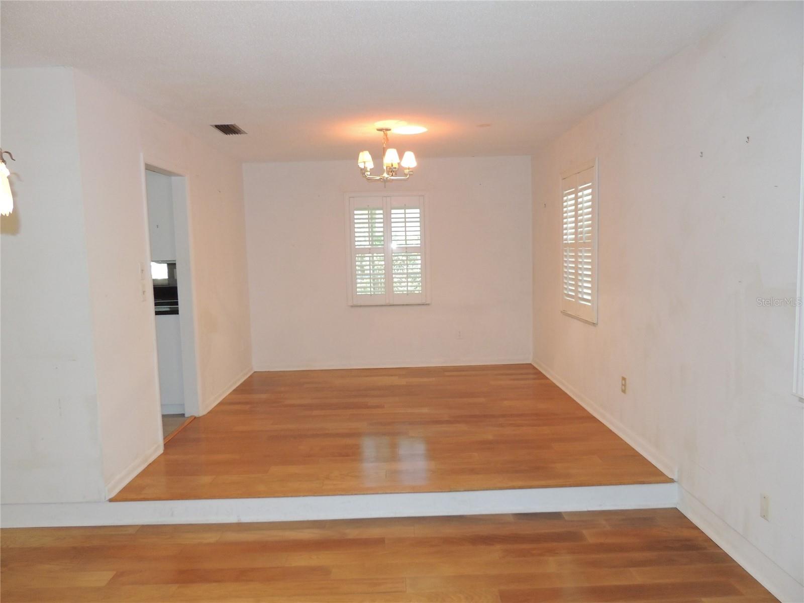 Image 9 of 25 For 2920 54th Avenue