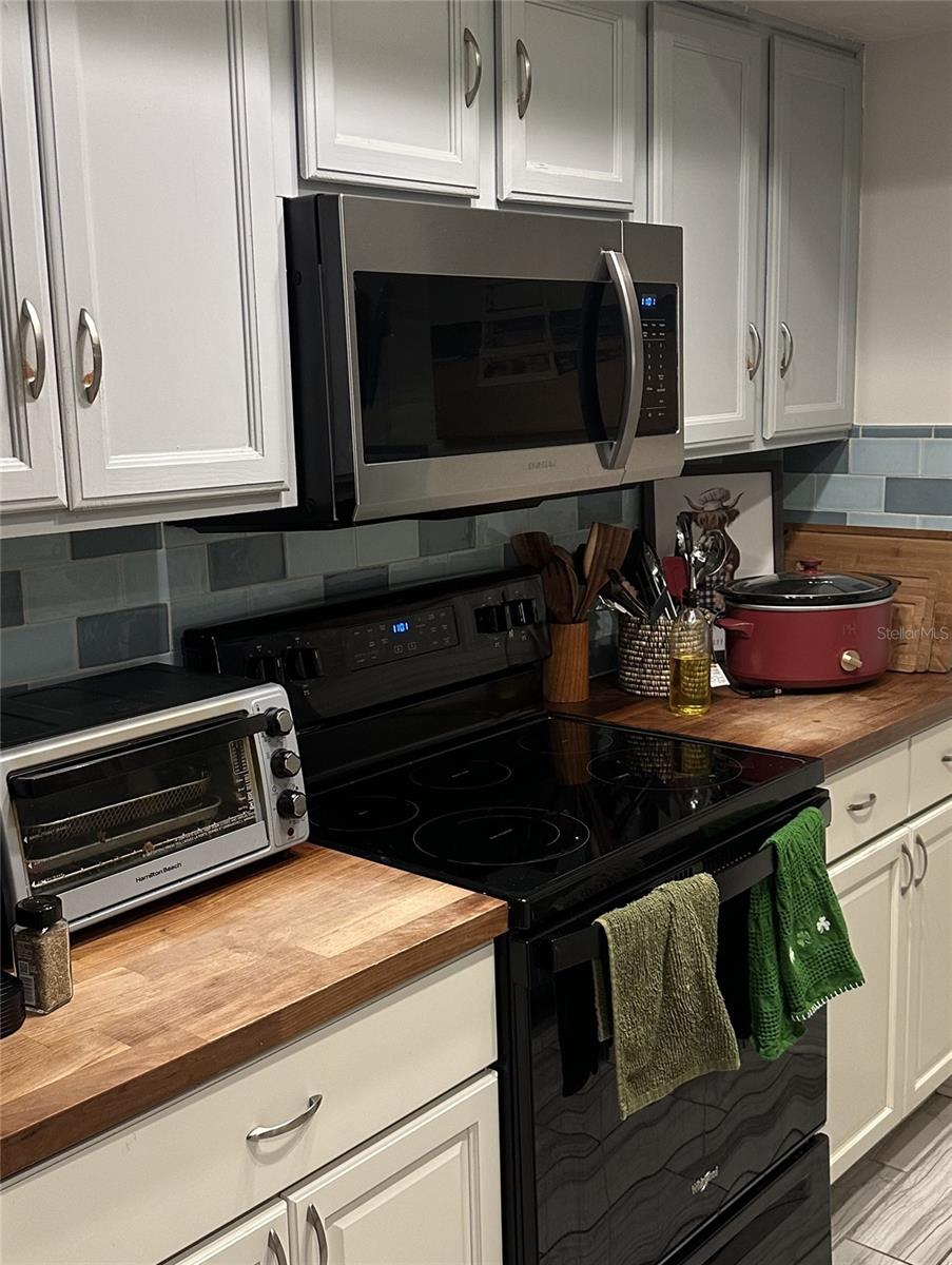 Image 3 of 6 For 913 57th Drive