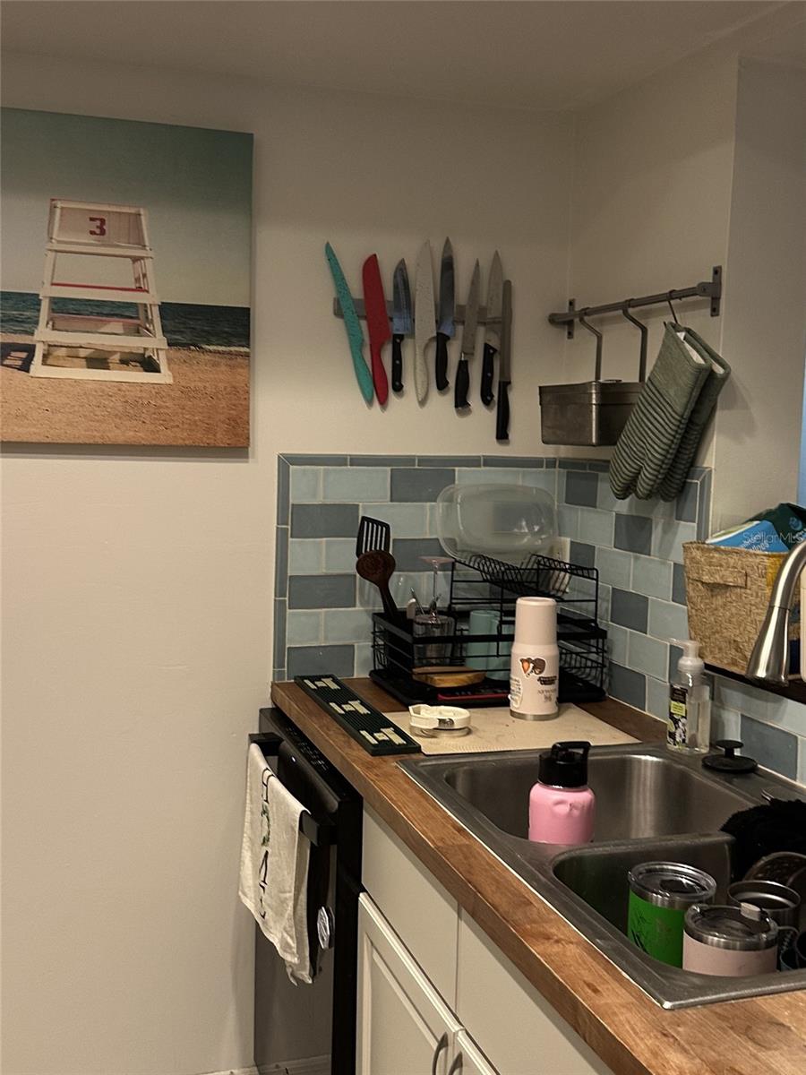 Image 4 of 6 For 913 57th Drive