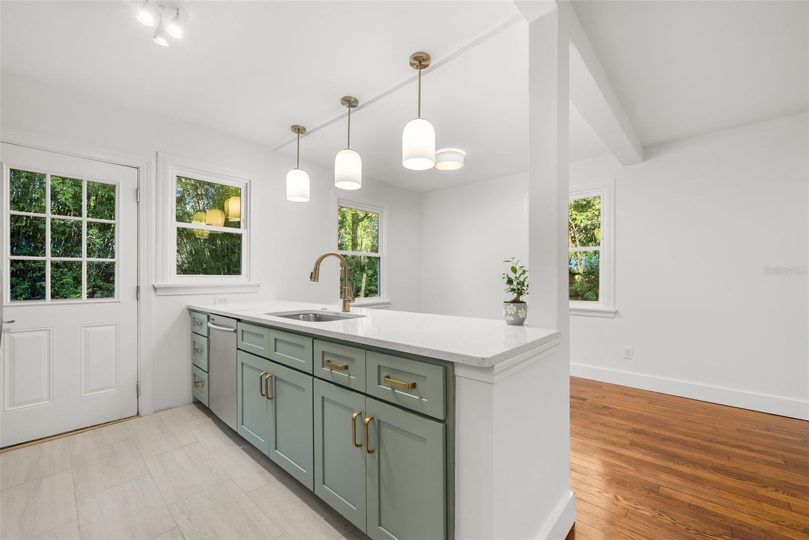 Image 6 of 15 For 1010 7th Place