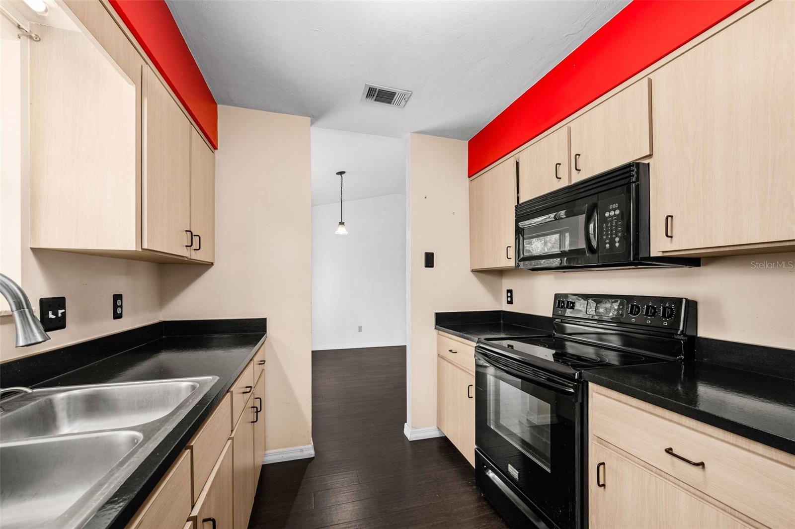 Image 14 of 40 For 16319 120th Place