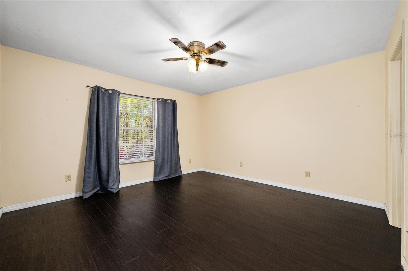 Image 17 of 40 For 16319 120th Place