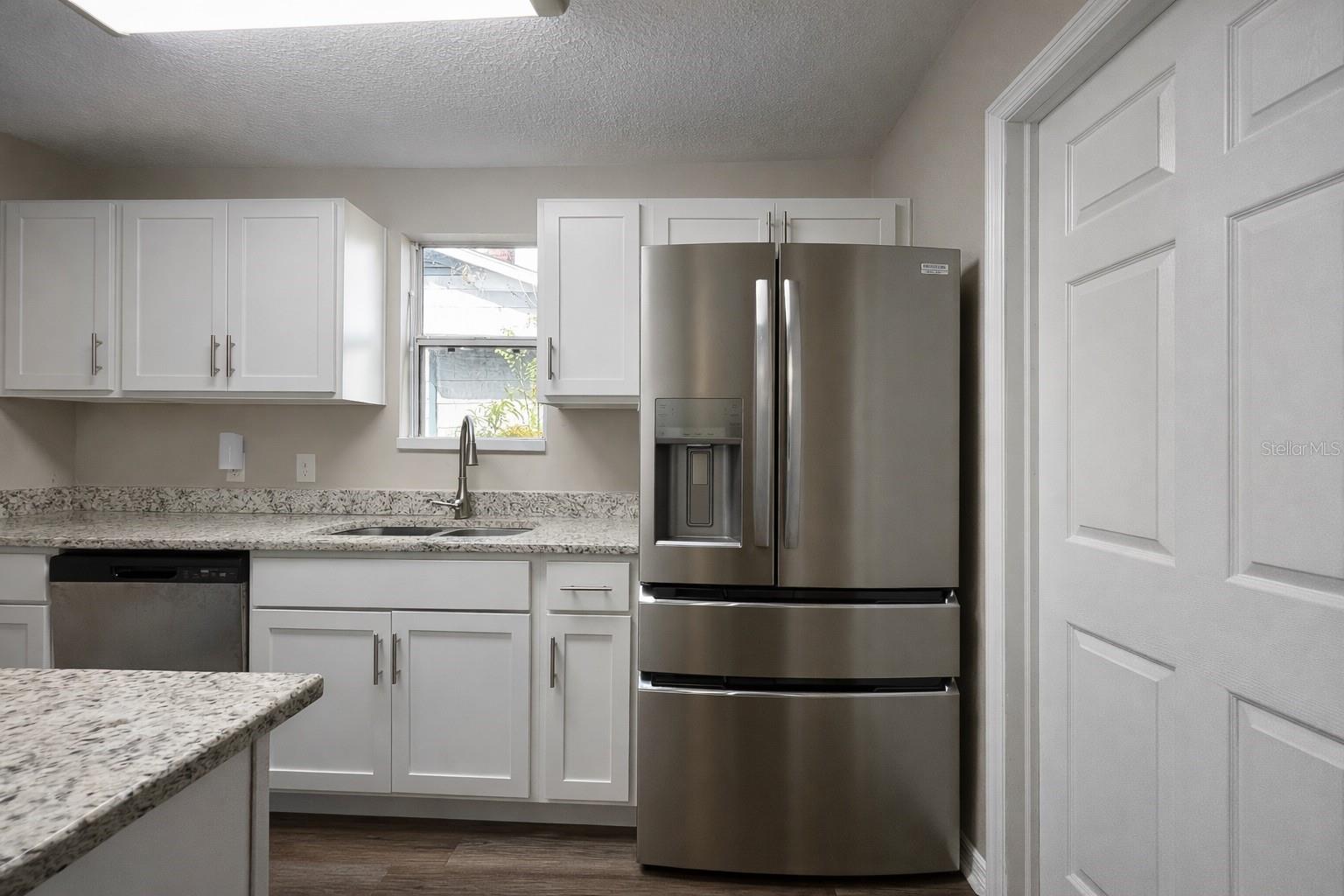 Image 11 of 33 For 509 Murray Drive