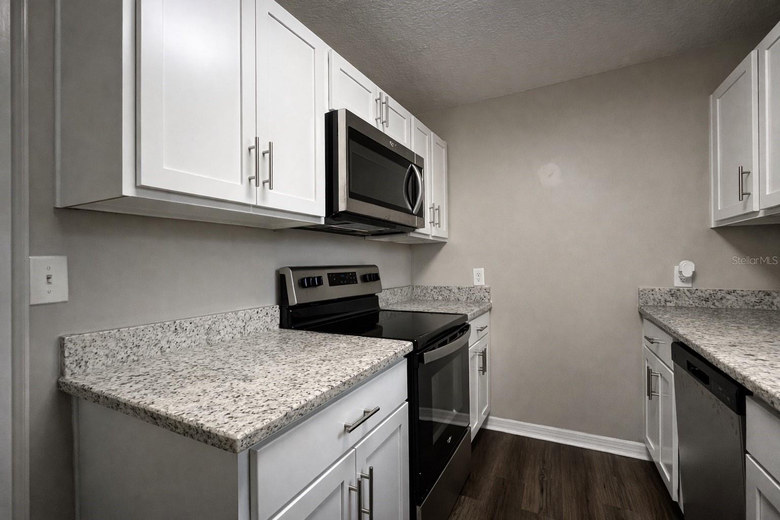 Image 13 of 33 For 509 Murray Drive