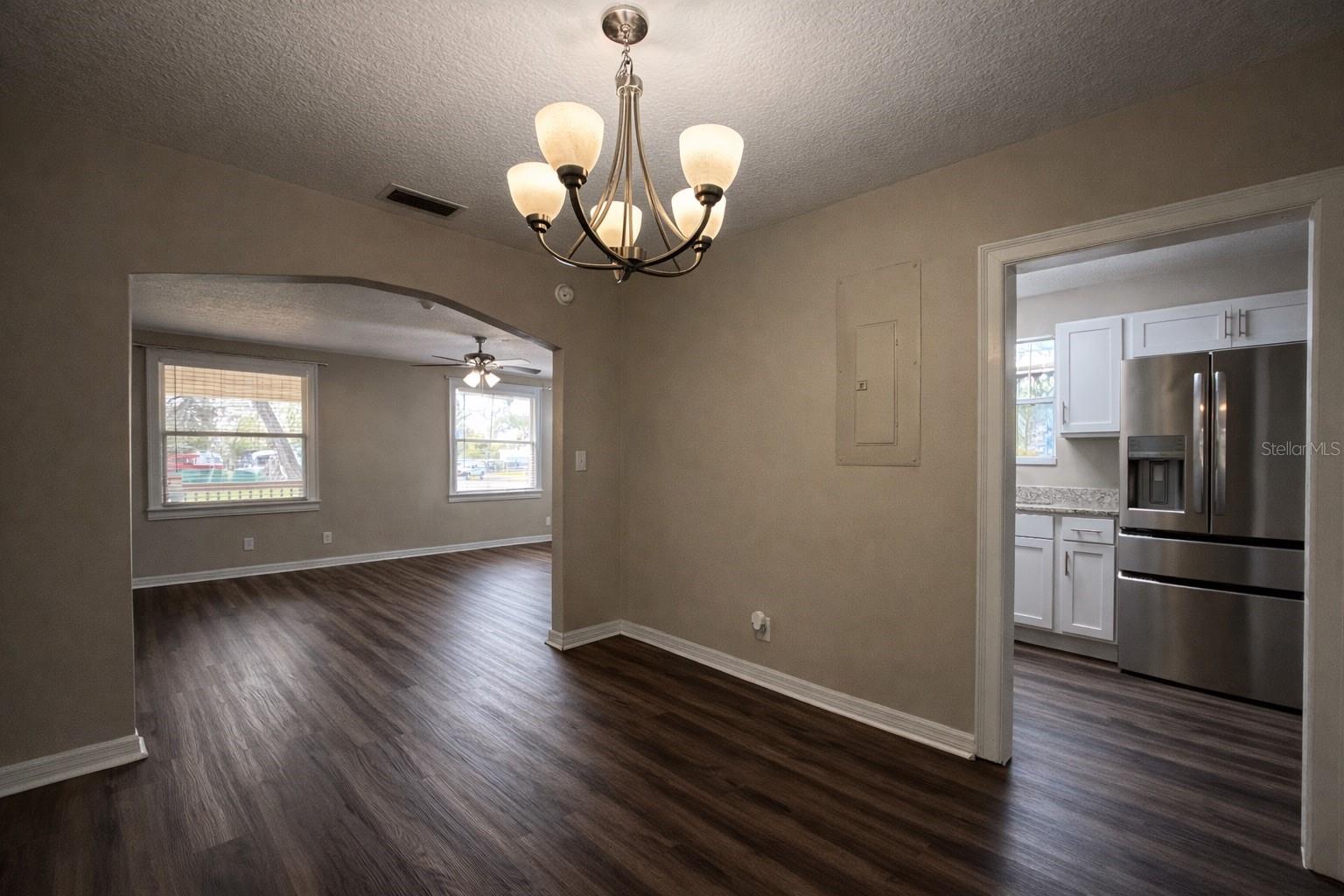 Image 14 of 33 For 509 Murray Drive