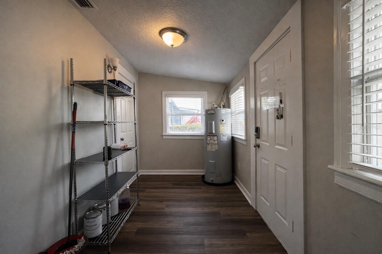 Image 18 of 33 For 509 Murray Drive