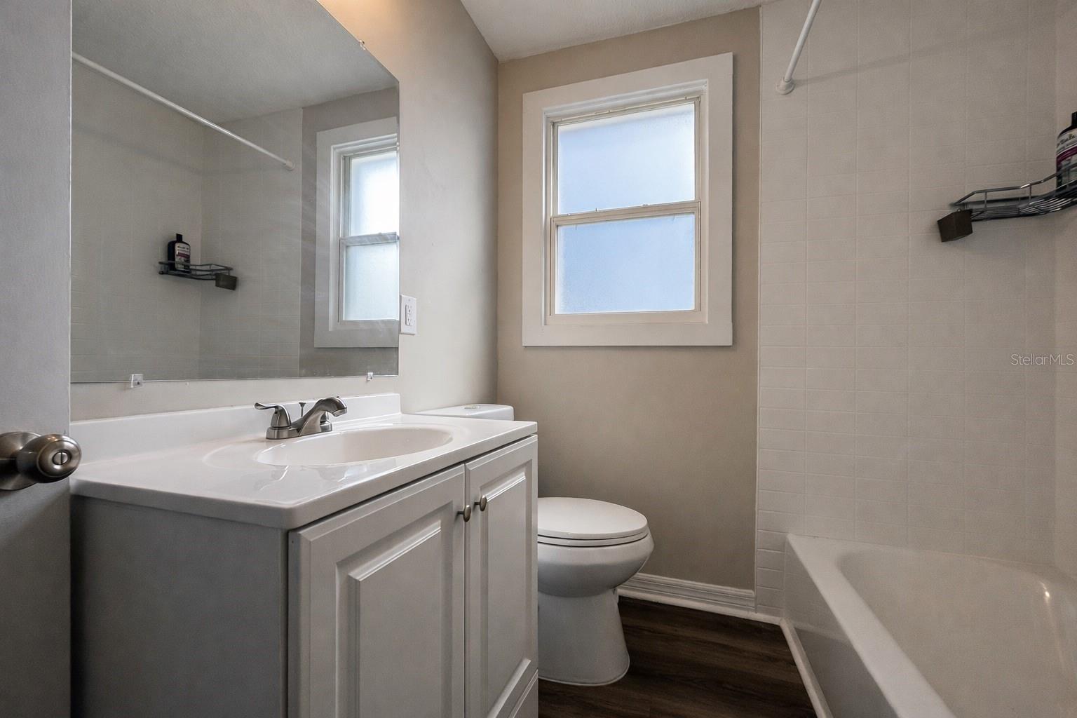 Image 23 of 33 For 509 Murray Drive