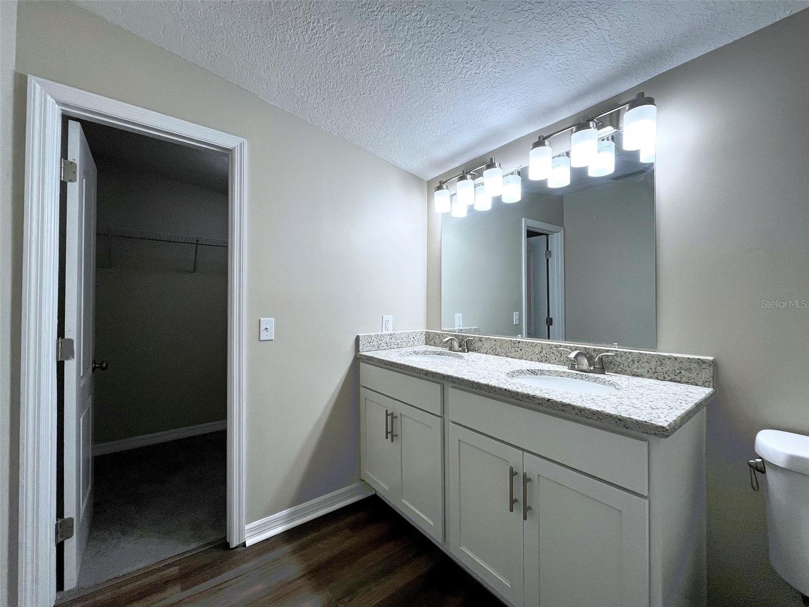 Image 28 of 33 For 509 Murray Drive