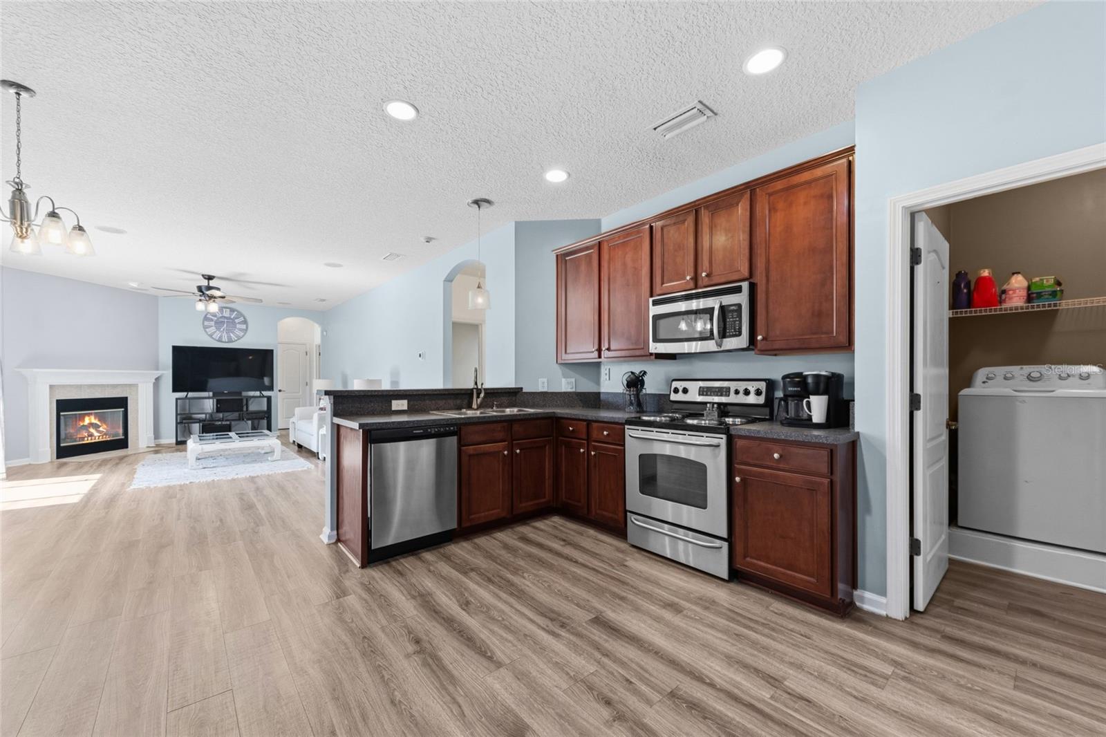 Image 11 of 38 For 45095 Dutton Way