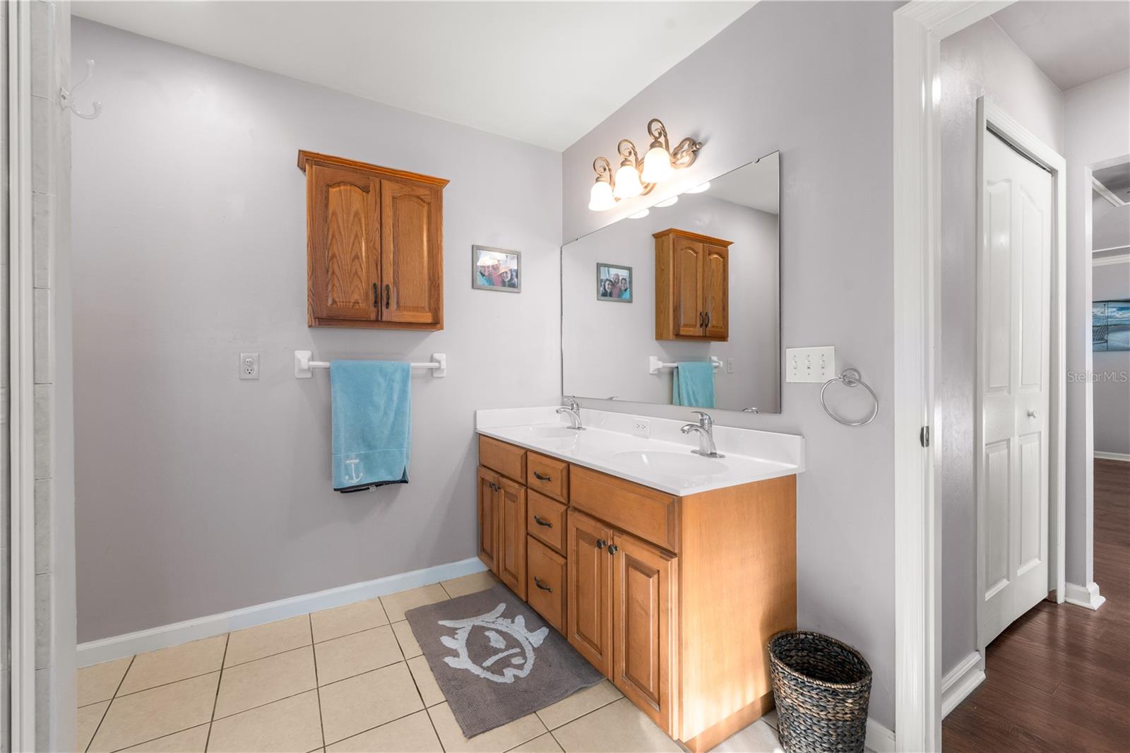 Image 27 of 35 For 25338 21st Place