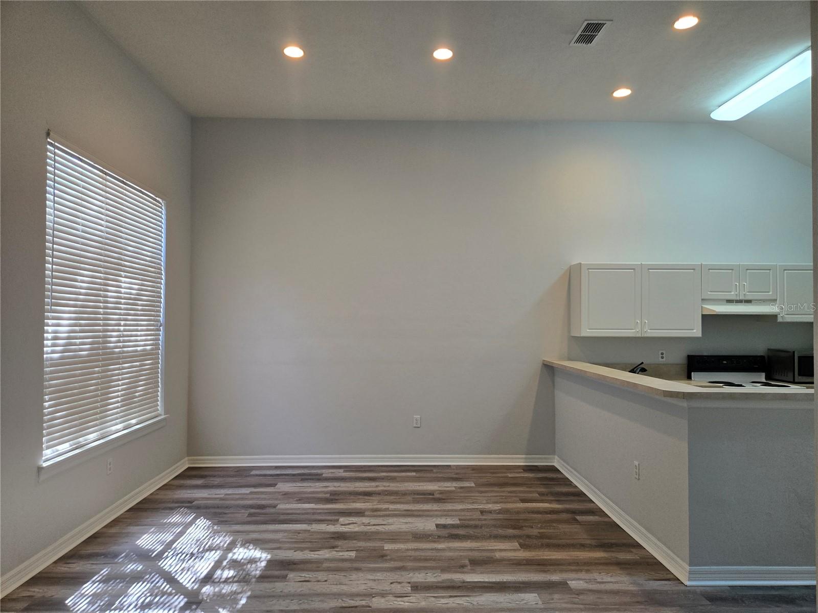 Image 10 of 48 For 13200 Newberry Road Z145