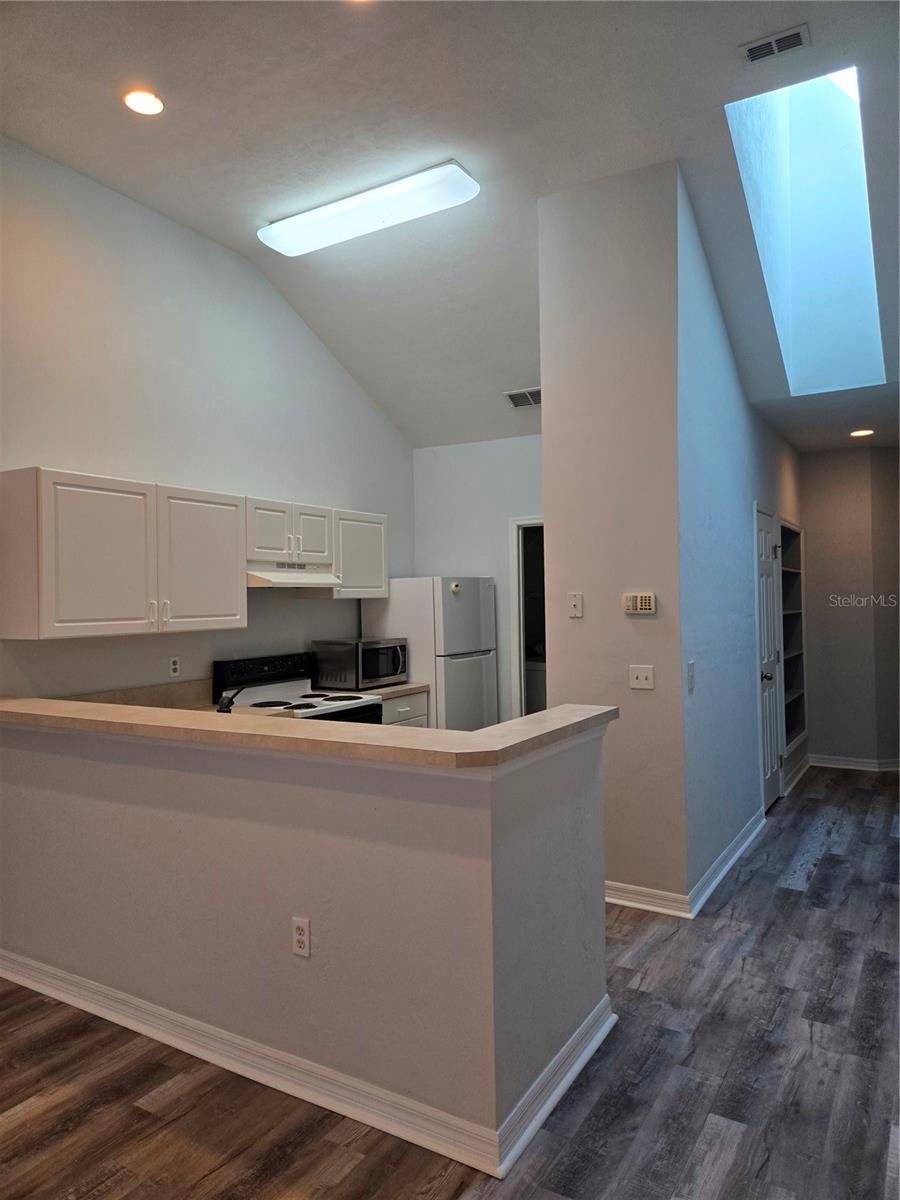 Image 11 of 48 For 13200 Newberry Road Z145