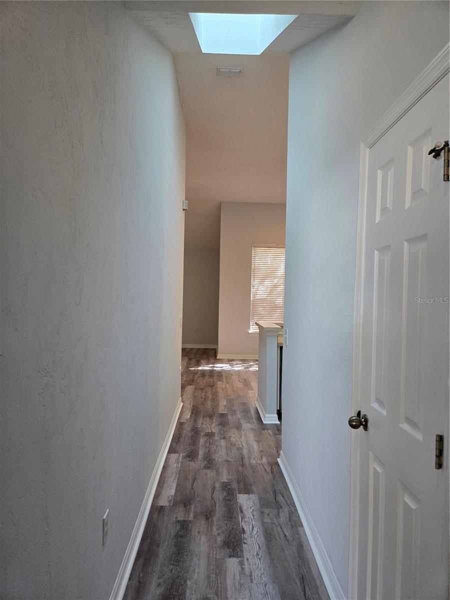 Image 18 of 48 For 13200 Newberry Road Z145