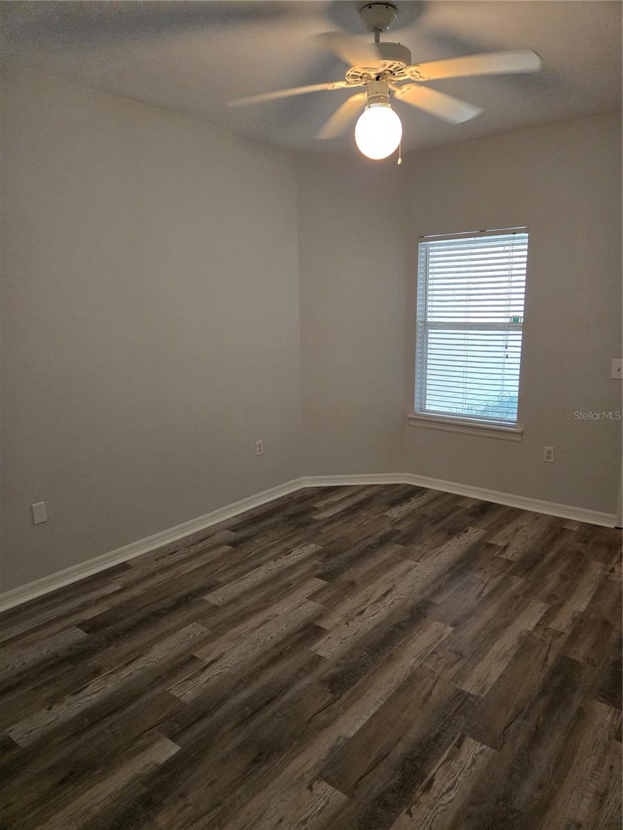 Image 19 of 48 For 13200 Newberry Road Z145