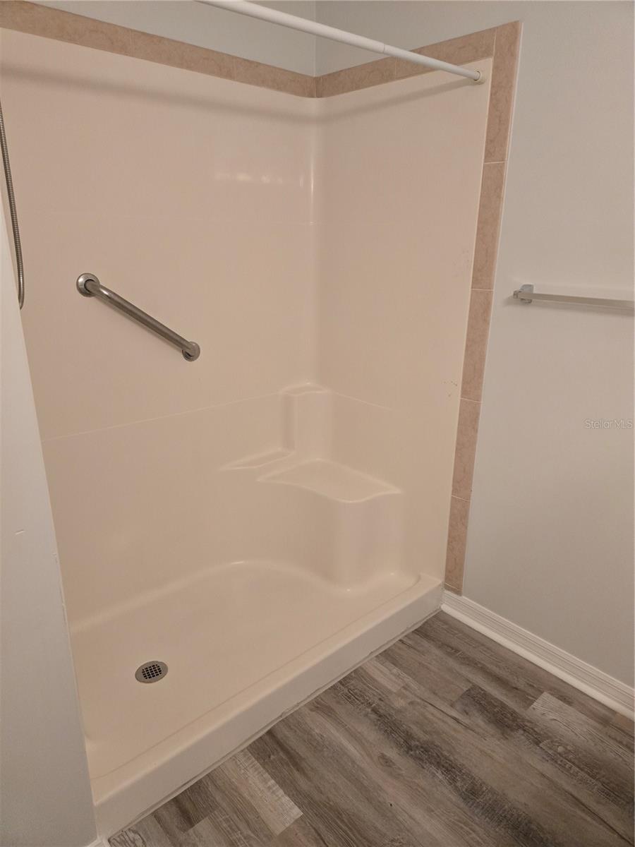 Image 26 of 48 For 13200 Newberry Road Z145