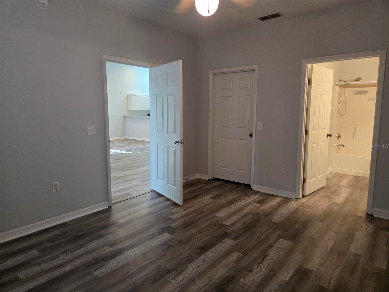 Image 31 of 48 For 13200 Newberry Road Z145