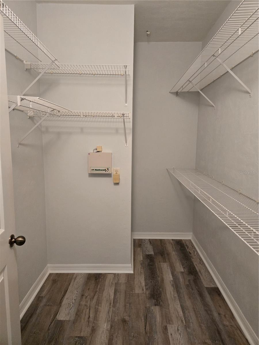 Image 35 of 48 For 13200 Newberry Road Z145