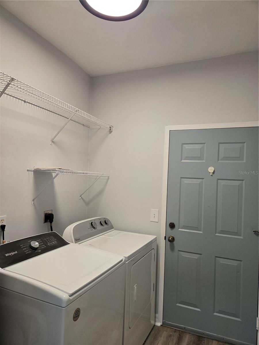 Image 38 of 48 For 13200 Newberry Road Z145