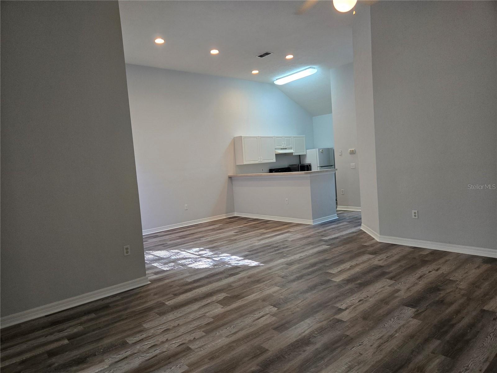 Image 8 of 48 For 13200 Newberry Road Z145