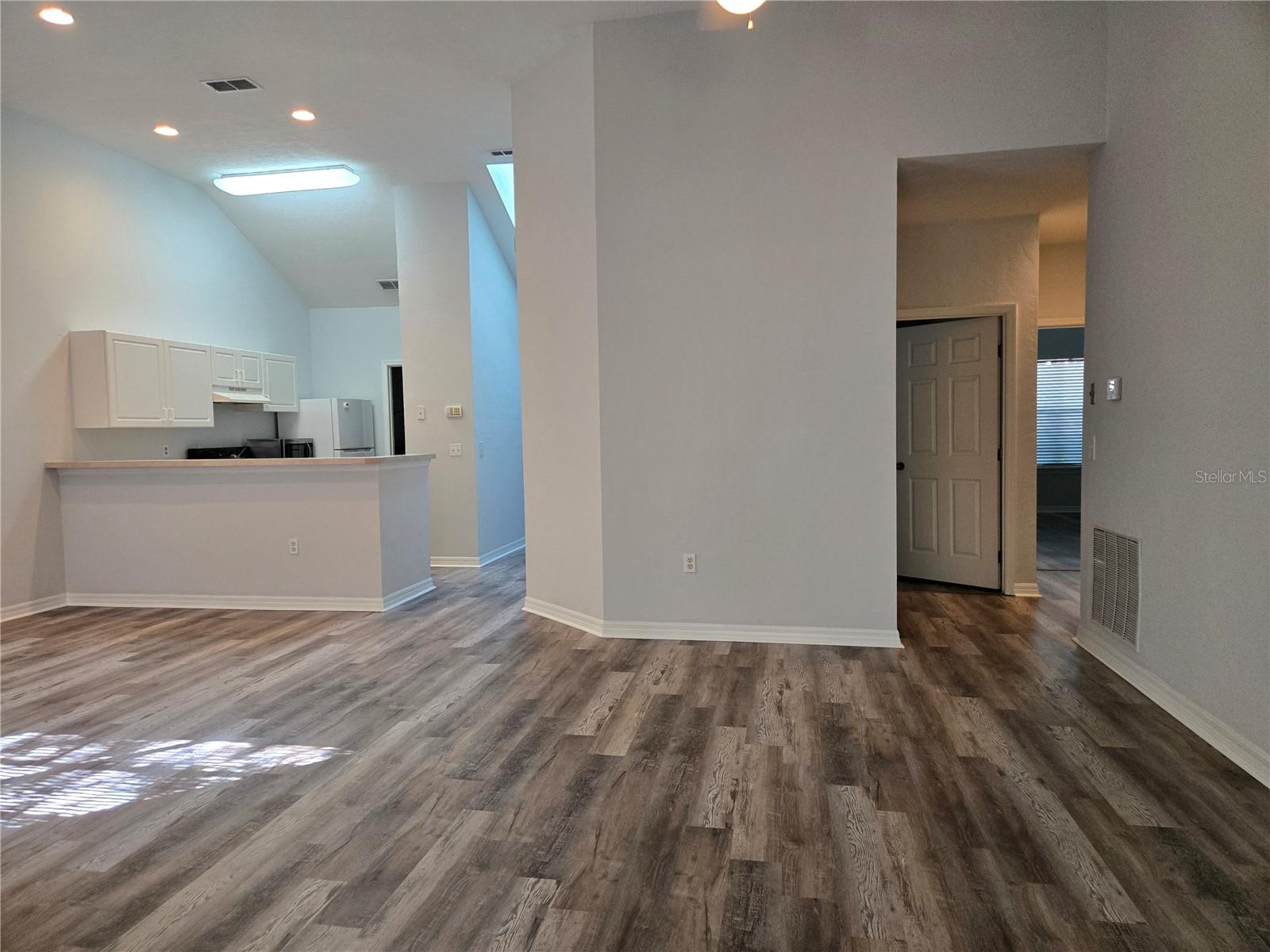 Image 9 of 48 For 13200 Newberry Road Z145