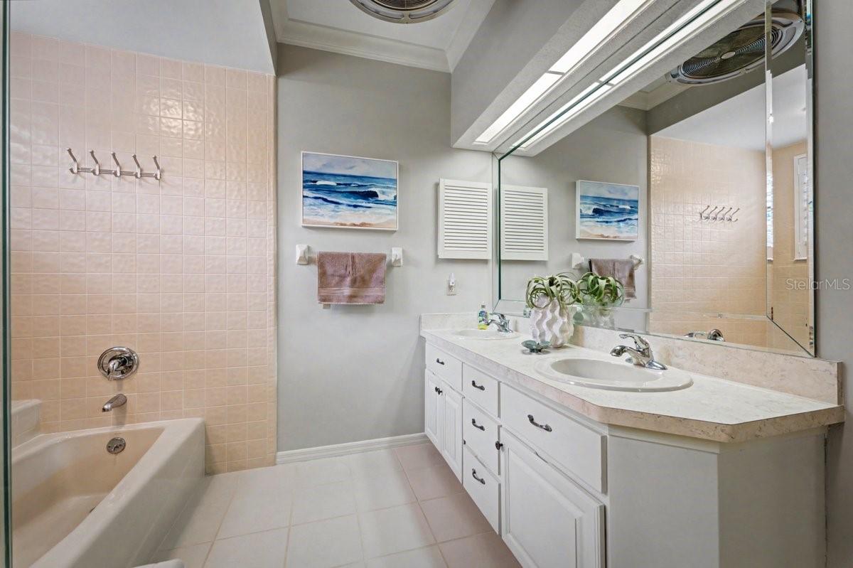 Image 26 of 79 For 1882 Royal Lytham Court