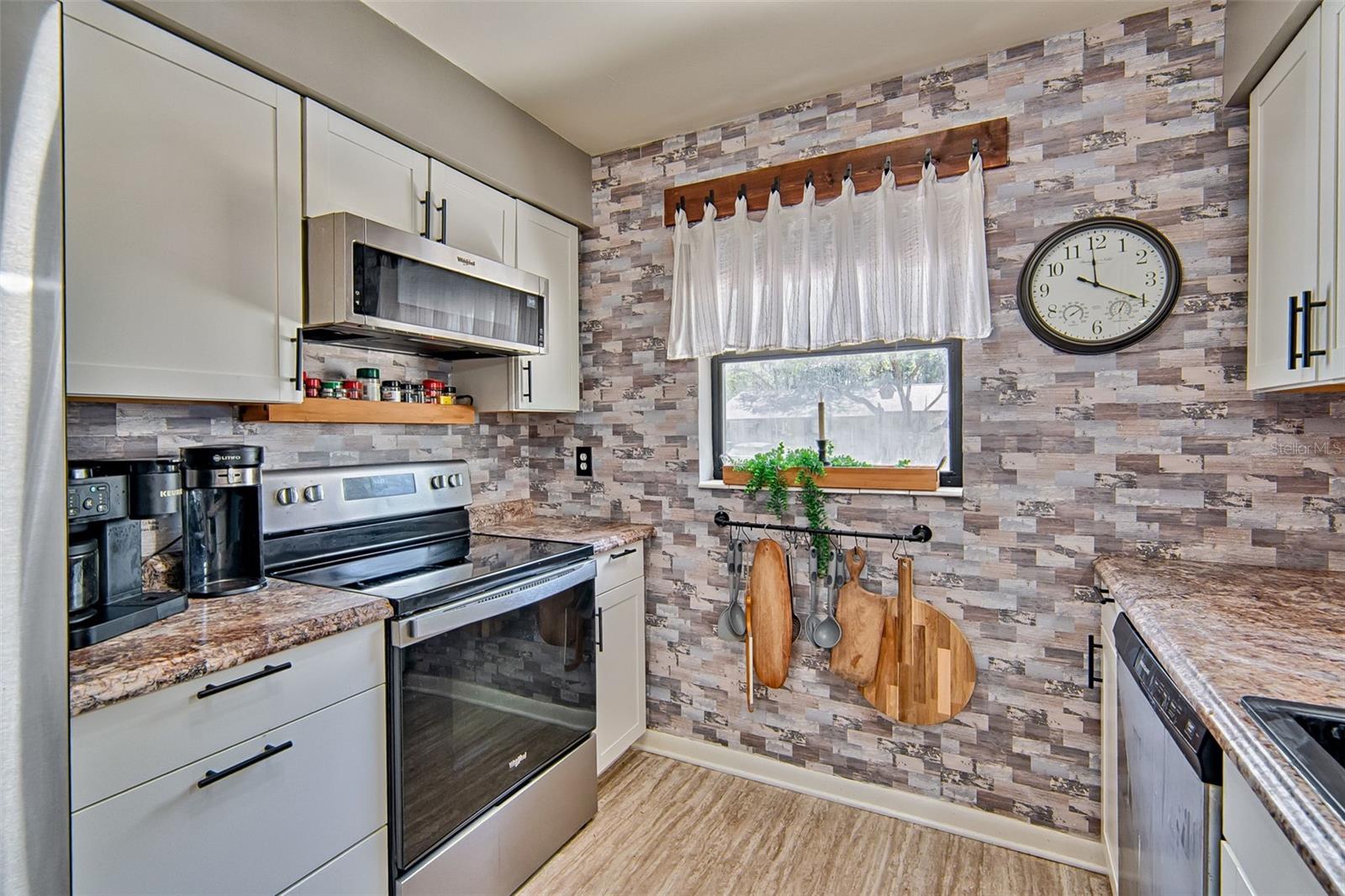 Image 8 of 26 For 22434 176th Avenue