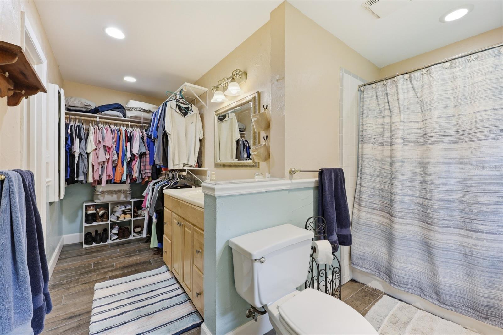 Image 19 of 38 For 2905 100th Street