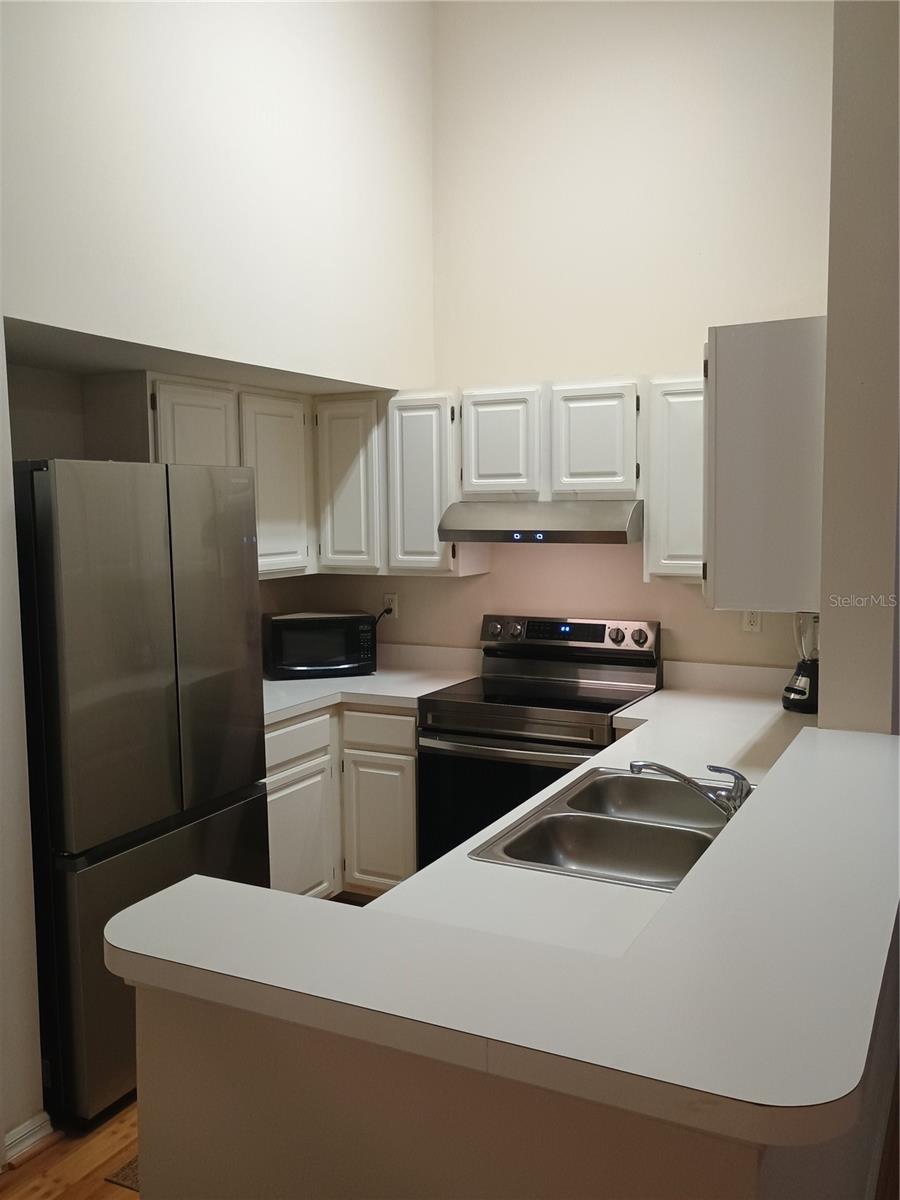 Image 11 of 27 For 10000 52nd Avenue N-77