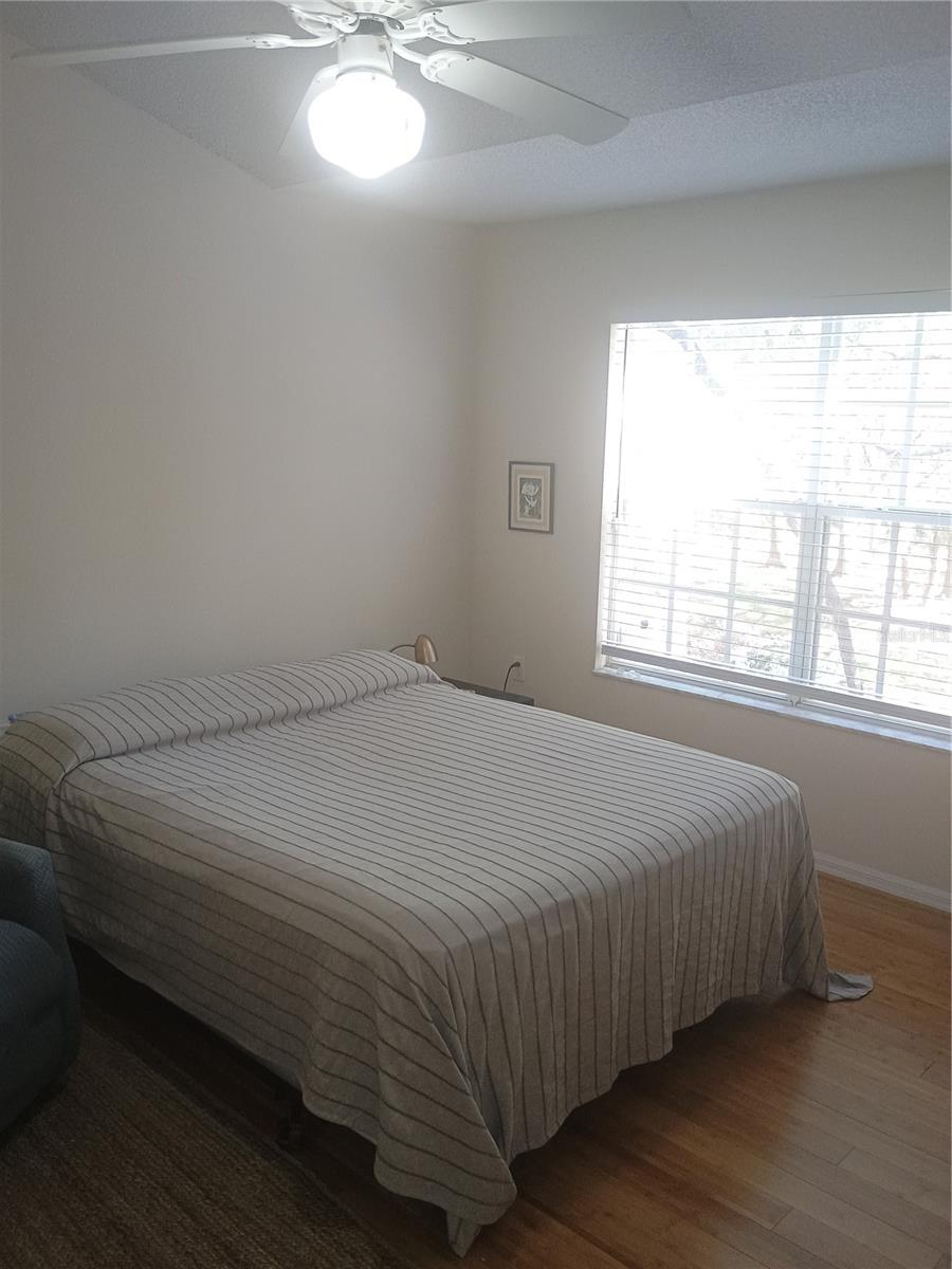 Image 14 of 27 For 10000 52nd Avenue N-77