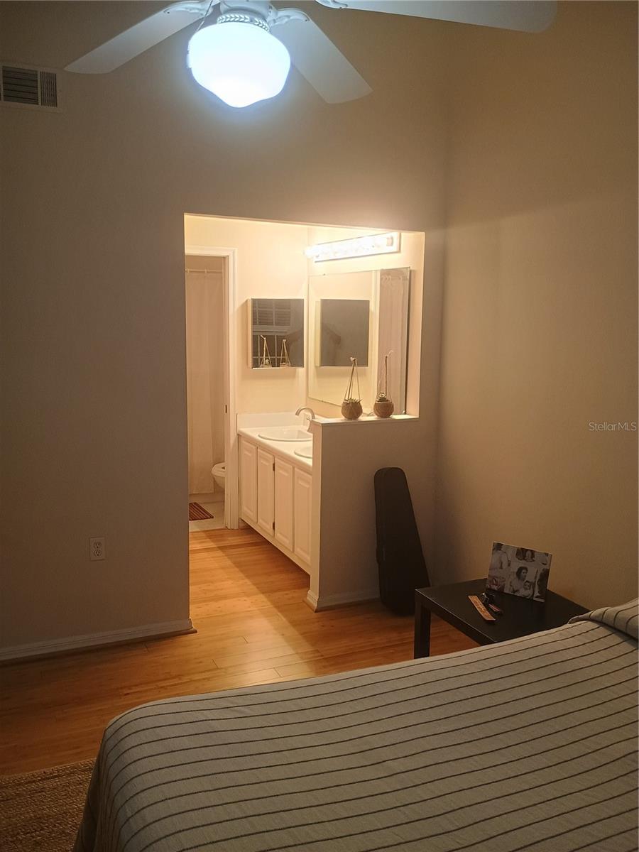 Image 18 of 27 For 10000 52nd Avenue N-77