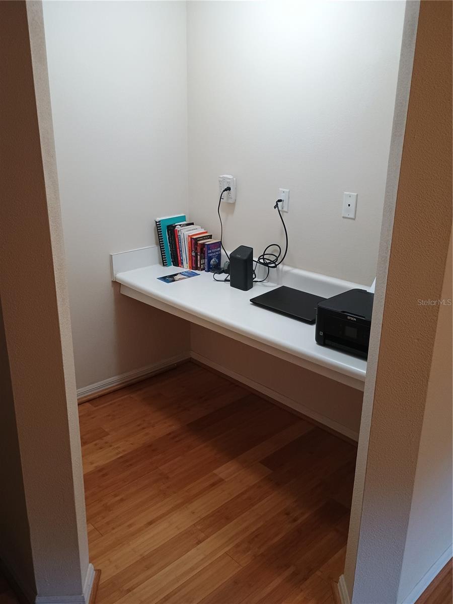 Image 7 of 27 For 10000 52nd Avenue N-77