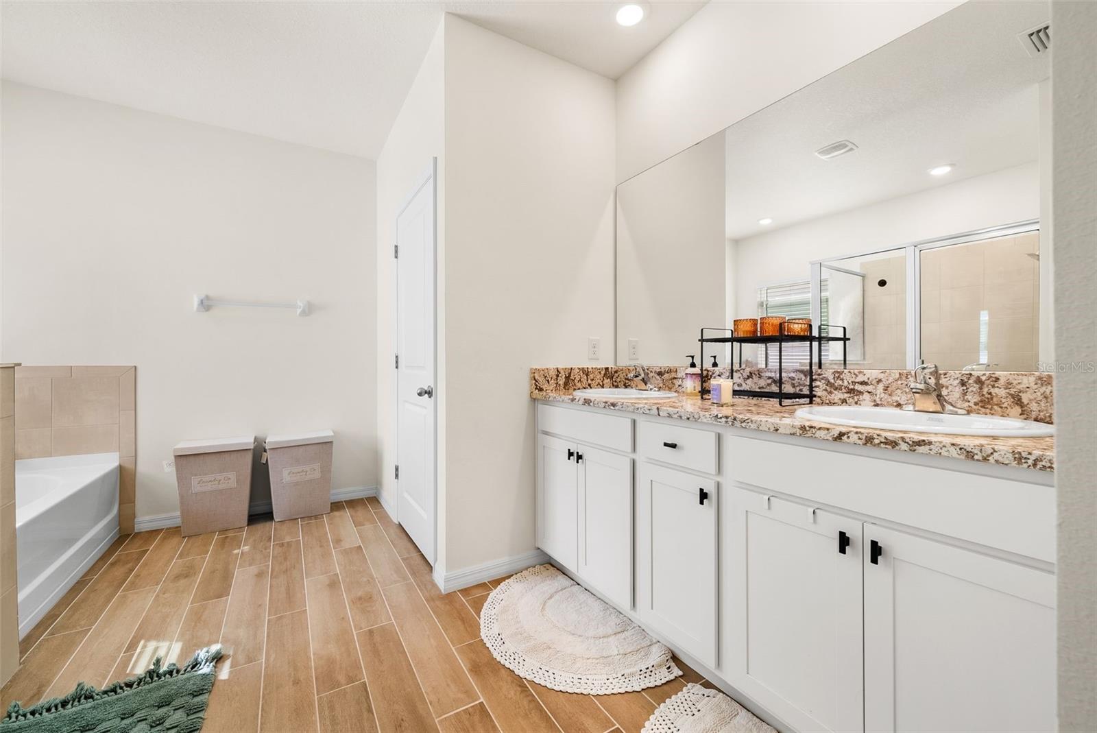 Image 17 of 45 For 13632 14th Place