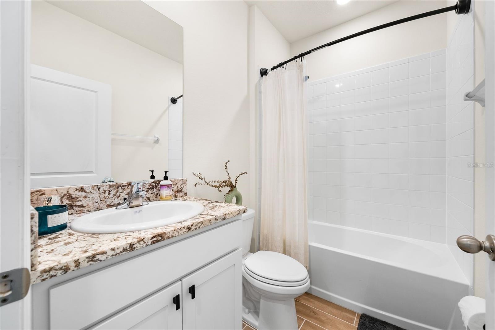 Image 21 of 45 For 13632 14th Place