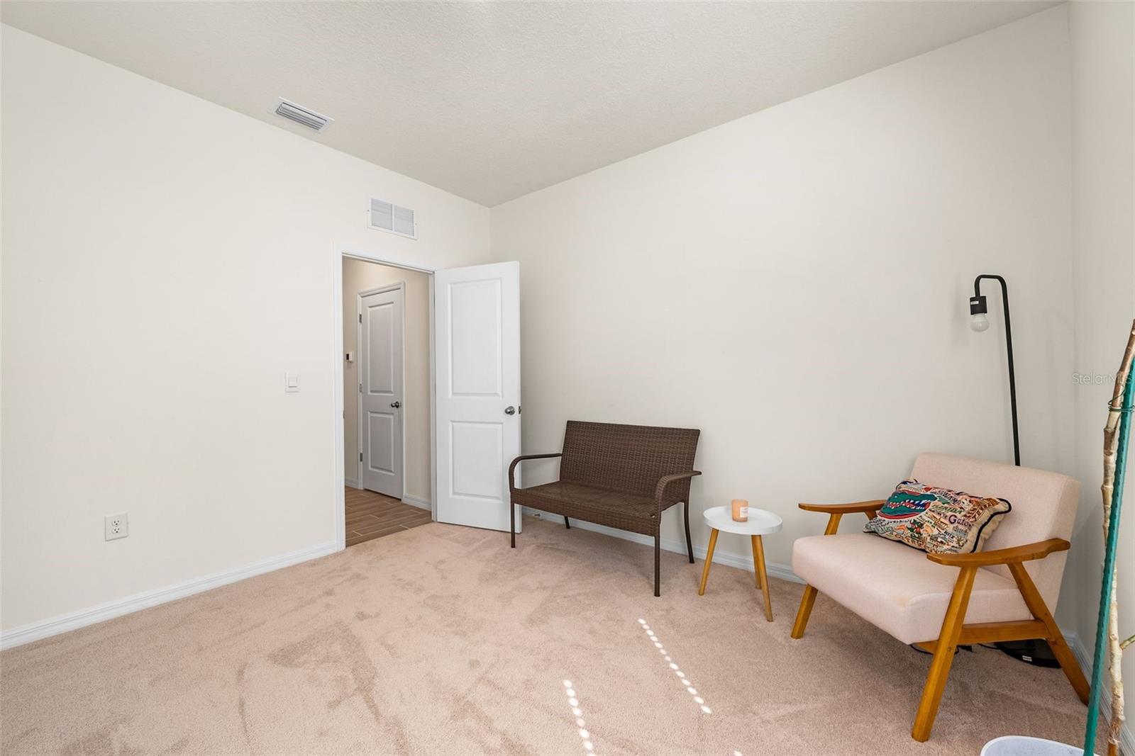 Image 23 of 45 For 13632 14th Place