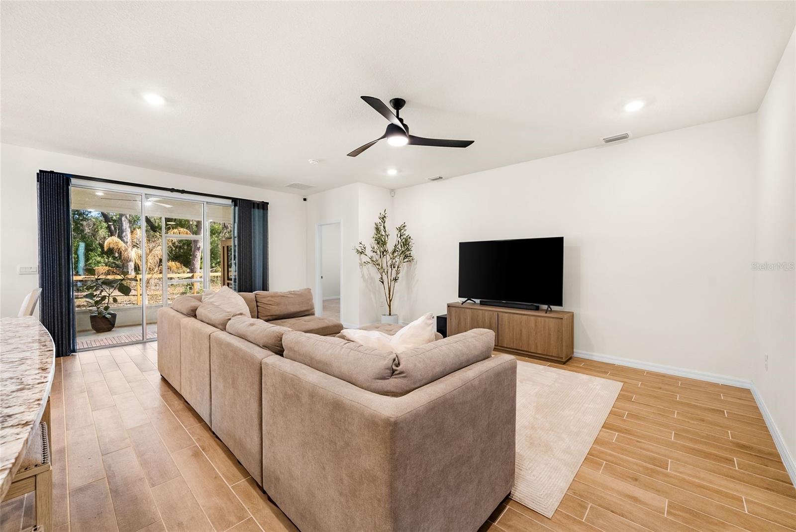 Image 8 of 45 For 13632 14th Place