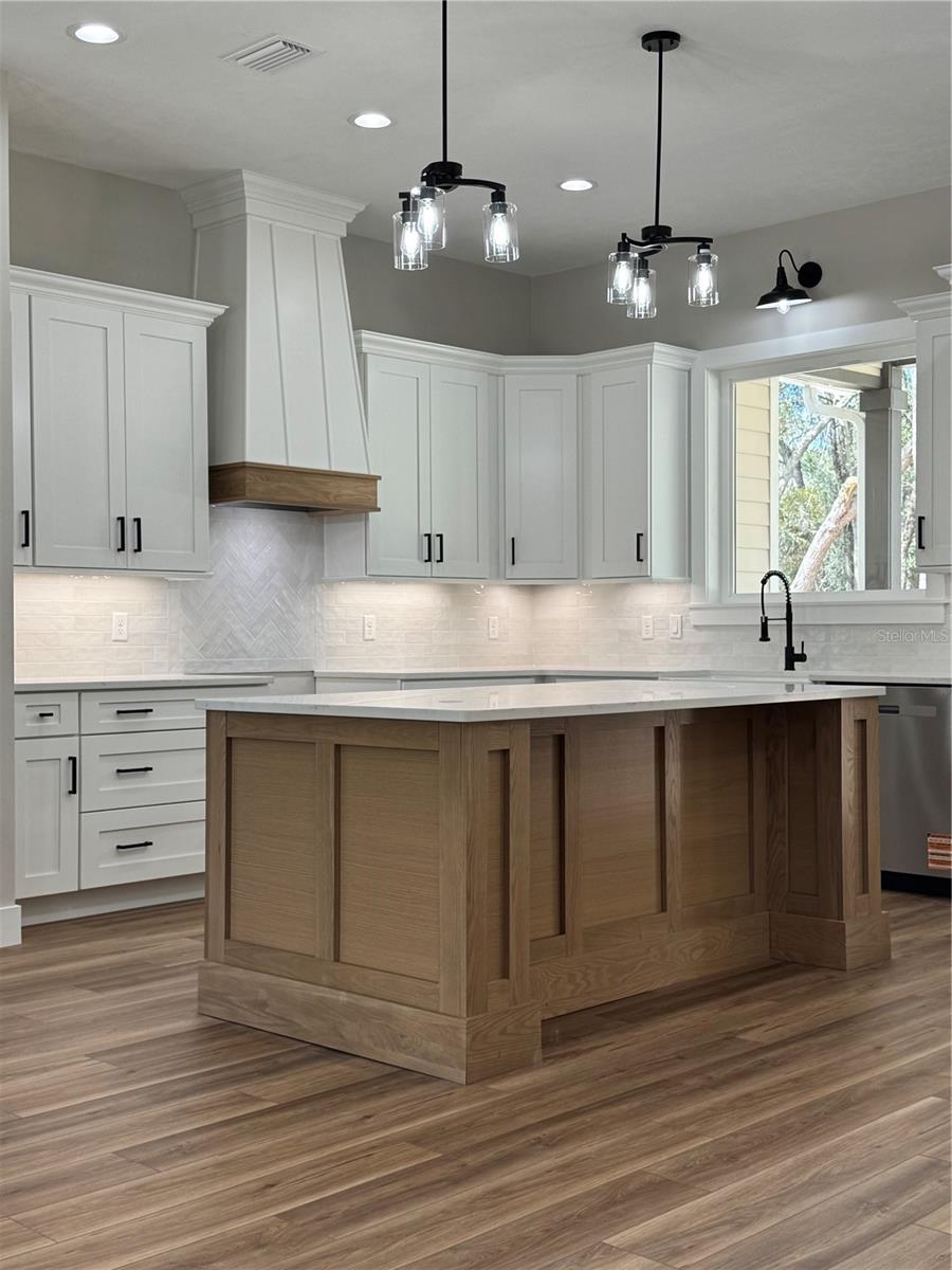 Image 13 of 58 For 5151 73 Street