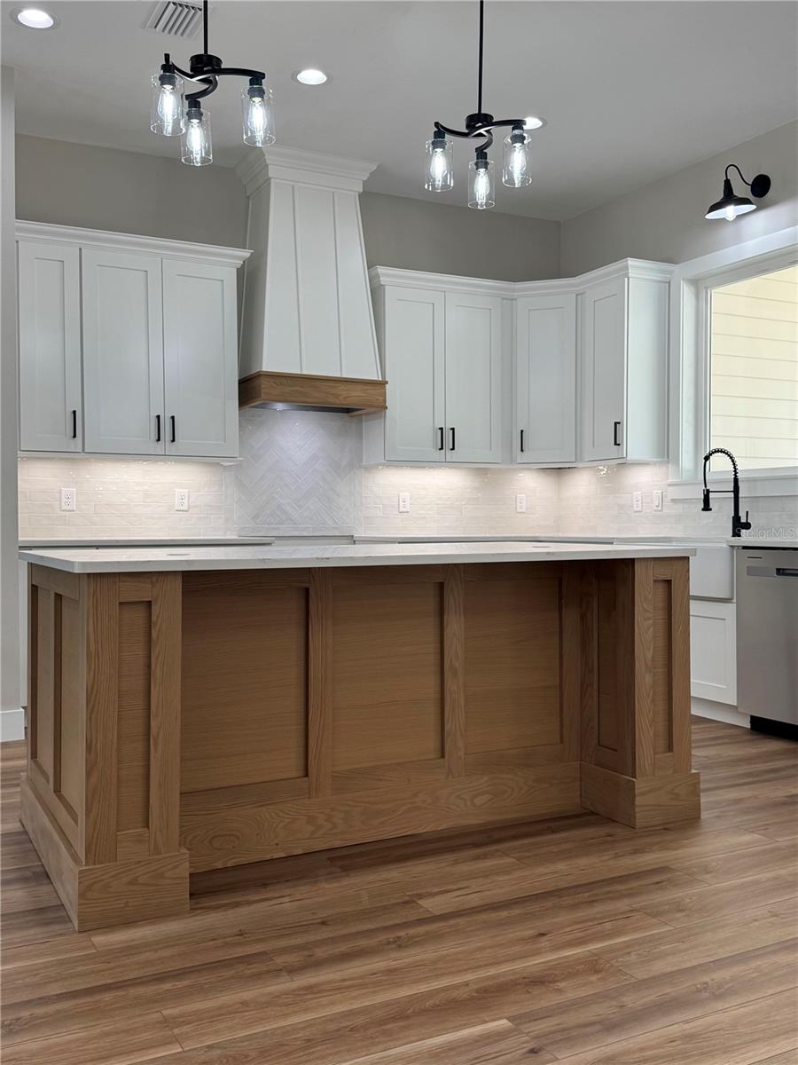 Image 14 of 58 For 5151 73 Street