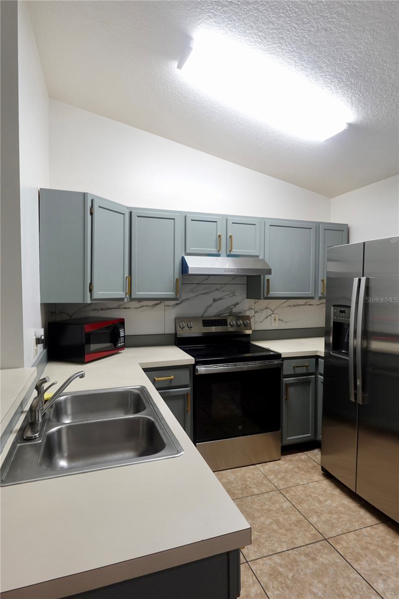 Image 6 of 21 For 540 Comstock Avenue