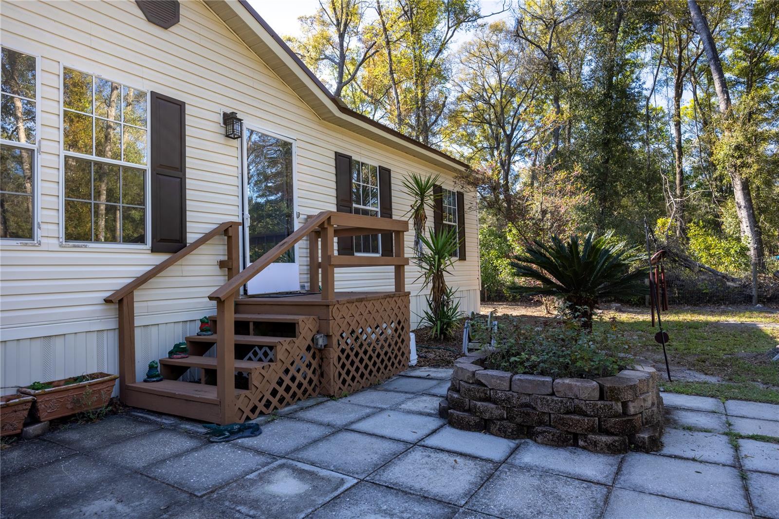 Image 6 of 39 For 16564 85th Terrace