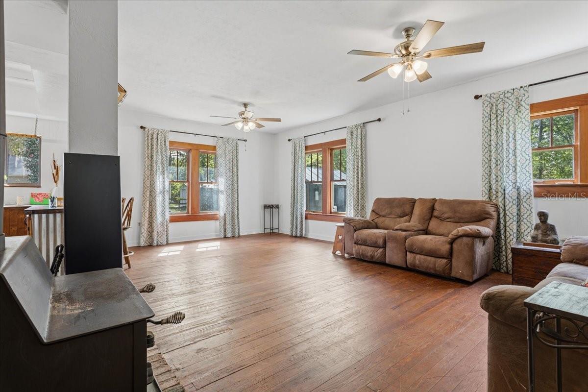 Image 13 of 41 For 18708 242nd Street