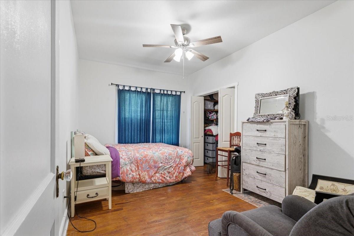 Image 18 of 41 For 18708 242nd Street